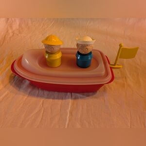 2/30$ Tupperware tuppertoys Red Boat Playset with Yellow and Blue Peg People